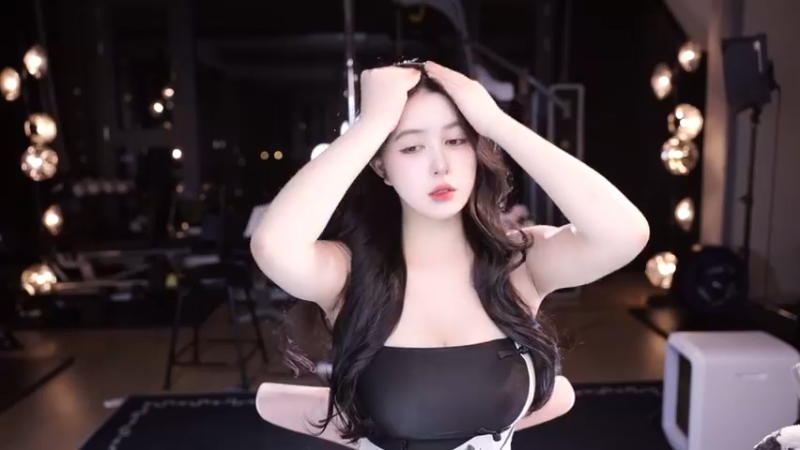 【2025-10-28 完整版】小酒窝翁馨：我回来了呢，想我么