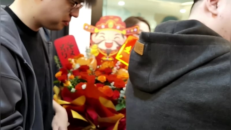 【2025-10-29 18点场】Zhou陈尧：户外播个高老庄开业剪彩~