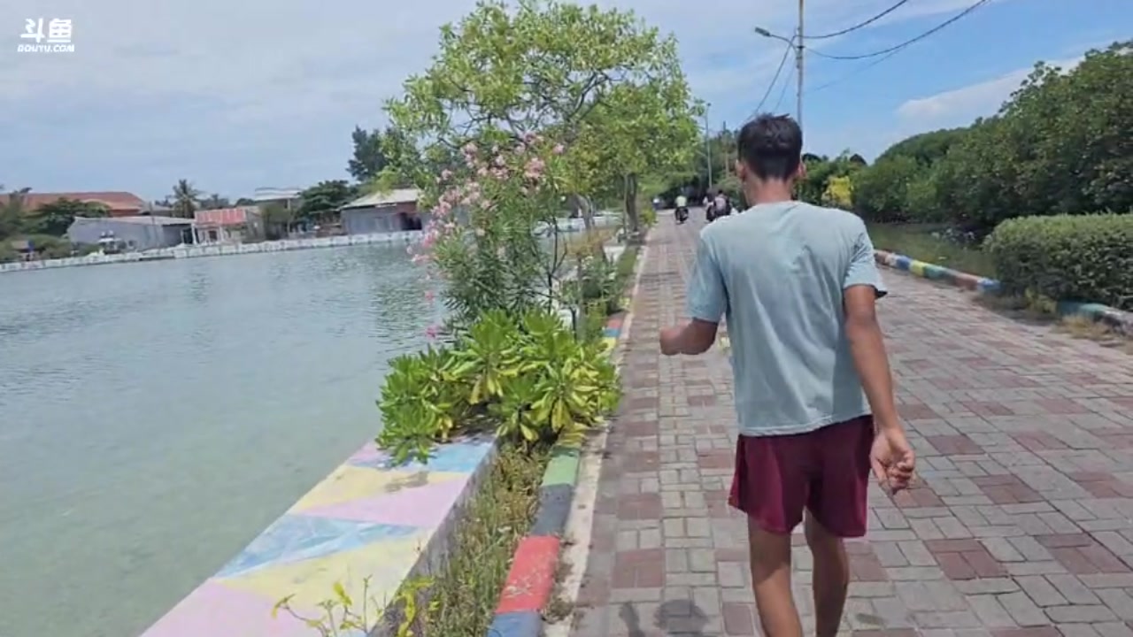 【2025-10-30 12点场】主播大飞牛肉：印度尼西亚三傻15天荒岛生活