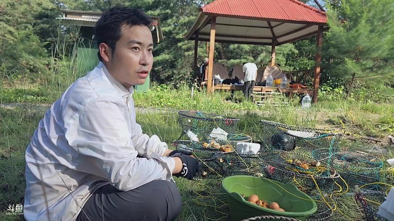 【2025-10-31 15点场】主播大飞牛肉：印度尼西亚三傻15天荒岛生活