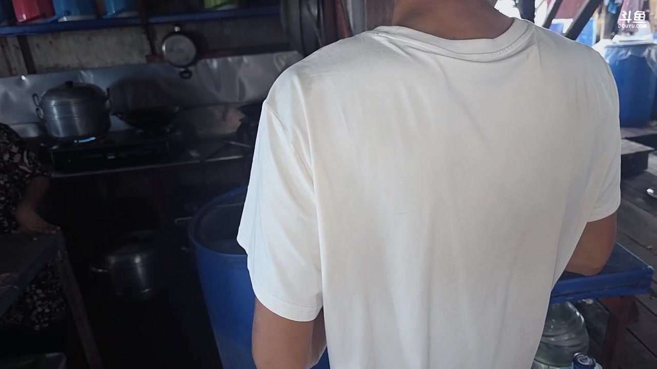 【2025-10-31 13点场】主播大飞牛肉：印度尼西亚三傻15天荒岛生活