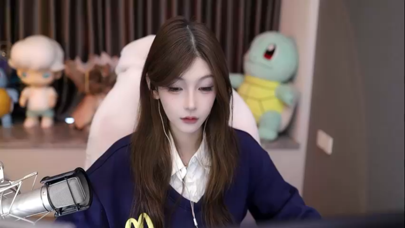 【2025-11-01 17点场】叶知秋Vanessa：秋：晚上好牙！！！