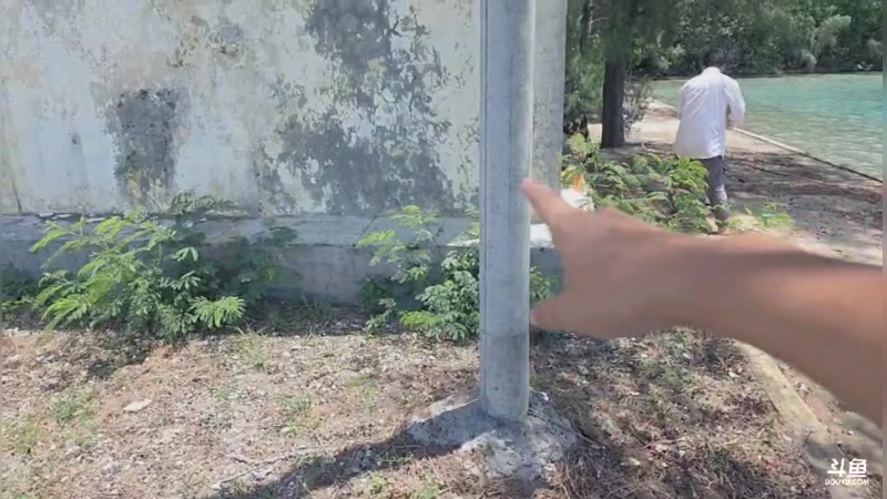 【2025-11-01 13点场】主播大飞牛肉：印度尼西亚三傻15天荒岛生活