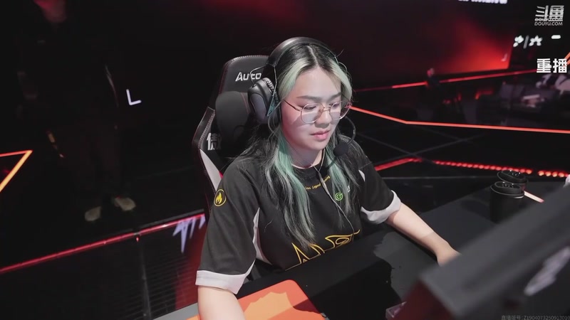 【2025-11-01 15点场】无畏契约赛事：2025无畏契约解说杯