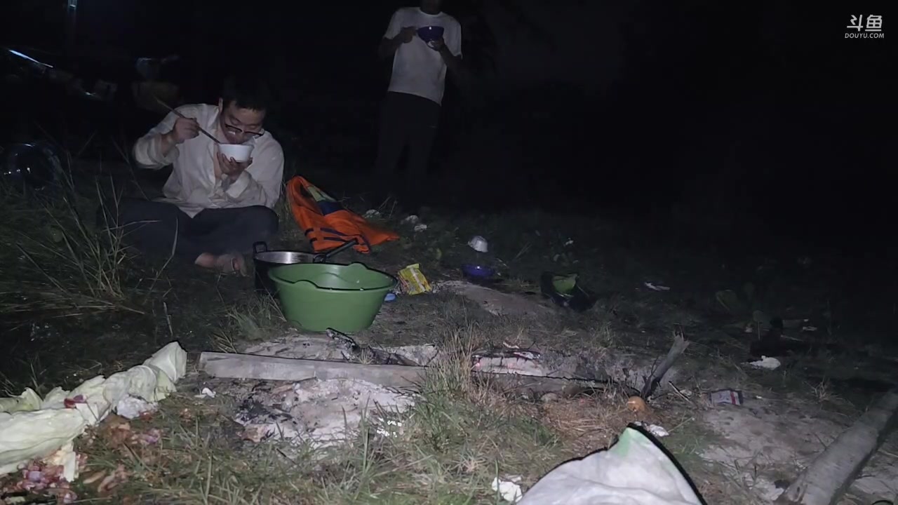 【2025-11-02 21点场】主播大飞牛肉：印度尼西亚三傻15天荒岛生活