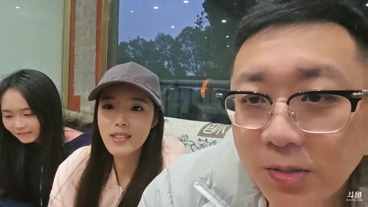 【2025-11-02 17点场】小鱼小鱼吃虾米：愉快团播day24