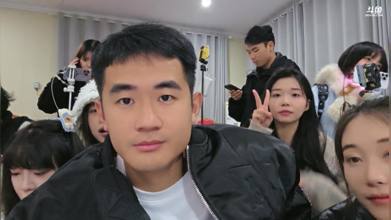 【2025-11-04 00点场】757户外：【非常互娱】757女团S7 娱乐季~