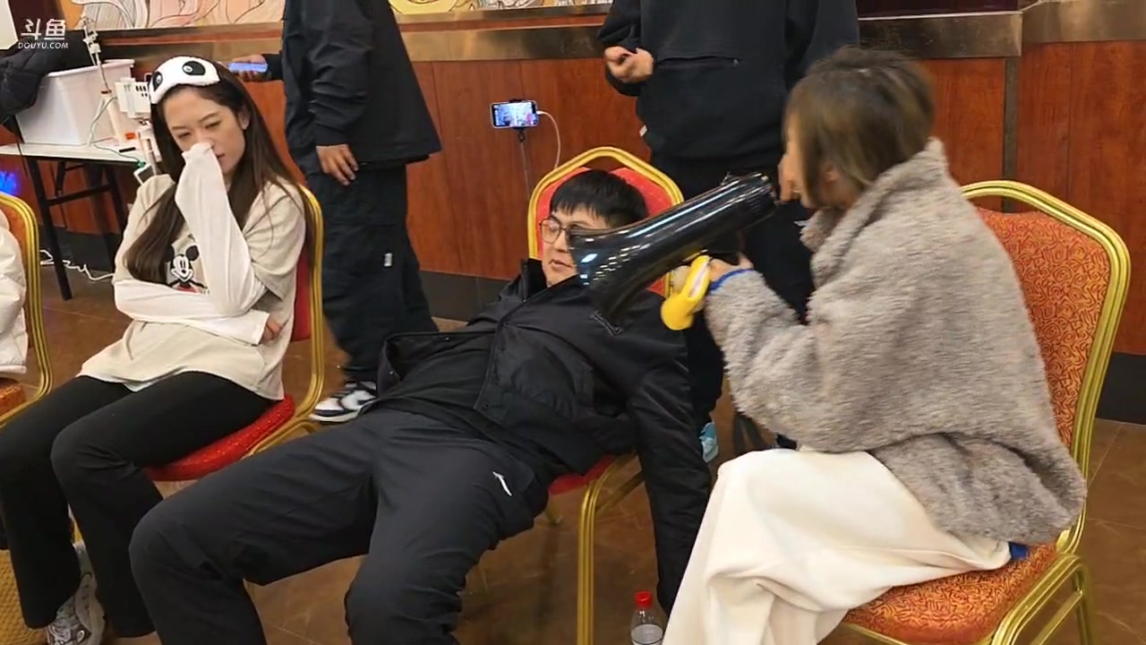 【2025-11-04 21点场】火力堂主：愉快团播day24~