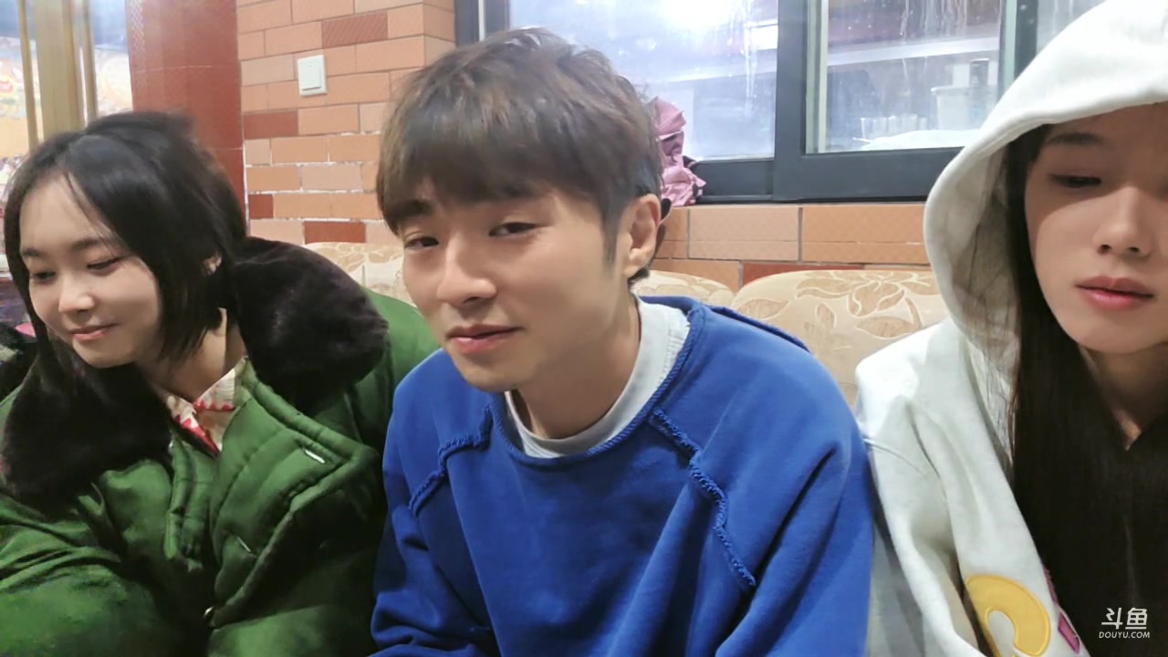 【2025-11-05 00点场】小鱼小鱼吃虾米：愉快团播day26