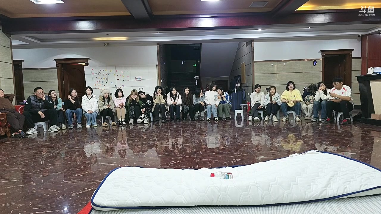 【2025-11-05 20点场】小鱼小鱼吃虾米：愉快团播day26