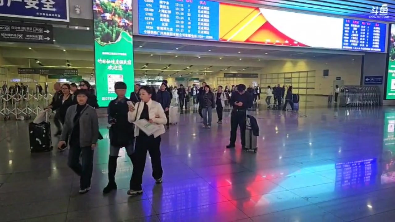 【2025-11-07 完整版】王大谋119：《奶团》中午接人