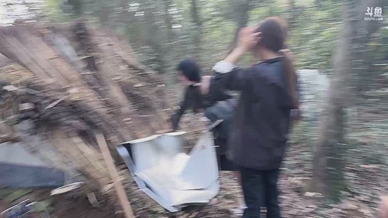 【2025-11-07 14点场】主播阿郎：荒野求生Day4-郎哥倒了