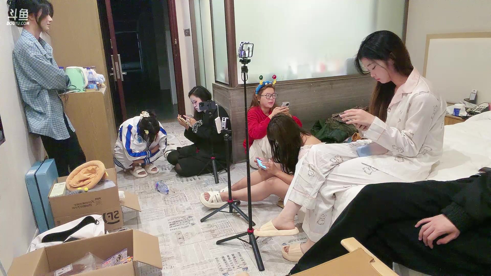 【2025-11-08 01点场】电棍：电棍的休息日