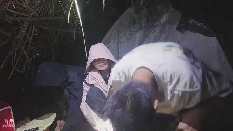 【2025-11-07 22点场】主播阿郎：荒野求生Day5-剩余2人