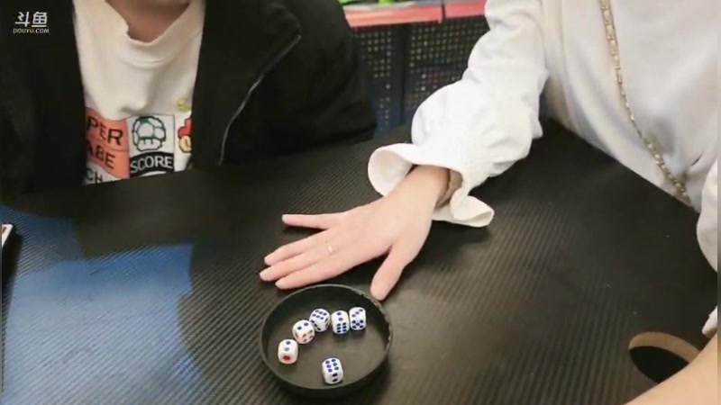 【2025-11-6 15点场】唐6儿:【小奶团】不舒服&nbsp;先下播了今天