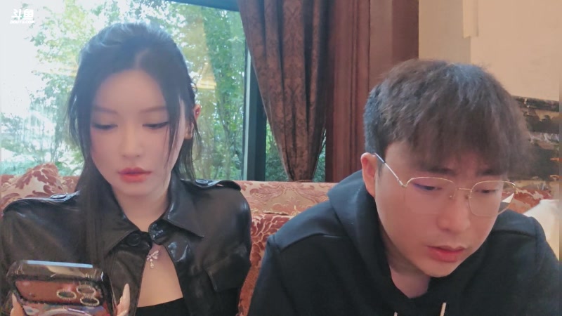 【2025-11-09 16点场】一条小团团OvO：【二台黑皮】恭喜大哥大双60级粉丝牌！