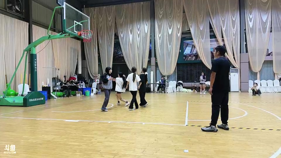 【2025-11-09 18点场】叁三QvQ：224团播决赛日！