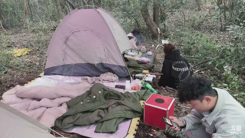 【2025-11-10 16点场】主播阿郎：荒野求生Day7-决赛圈