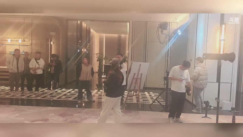 【2025-11-10 17点场】叁肆叁肆：《街霸新人练习生》!~~