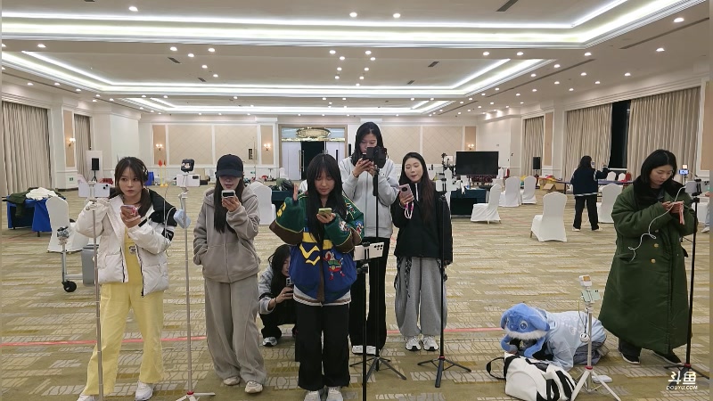 【2025-11-11 00点场】一条小团团OvO：【二台黑皮】今天淘汰4人预计10点开复活