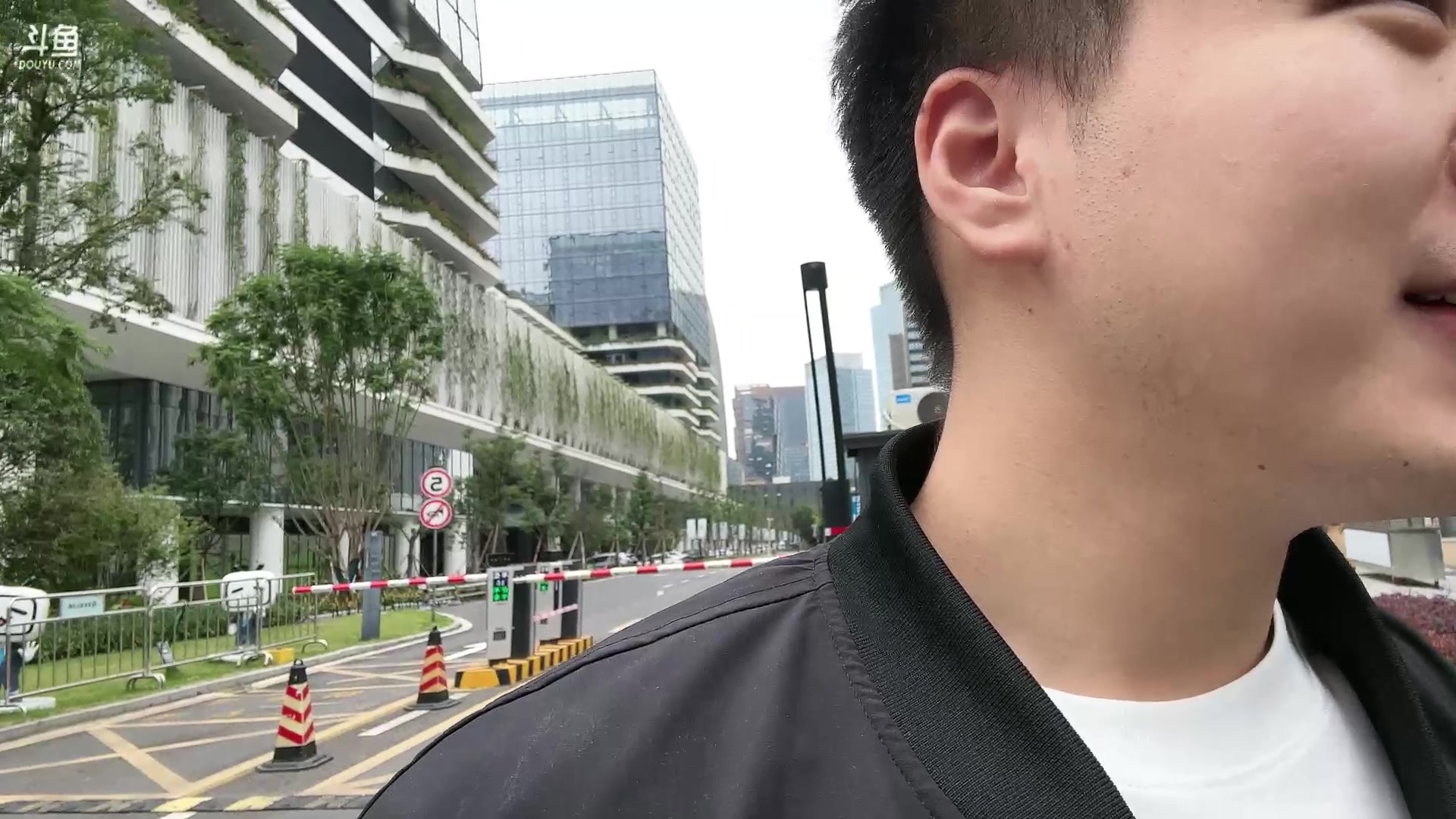 【2025-11-11 16点场】摩羯座的小安：点点关注兄弟们！！下午4点来