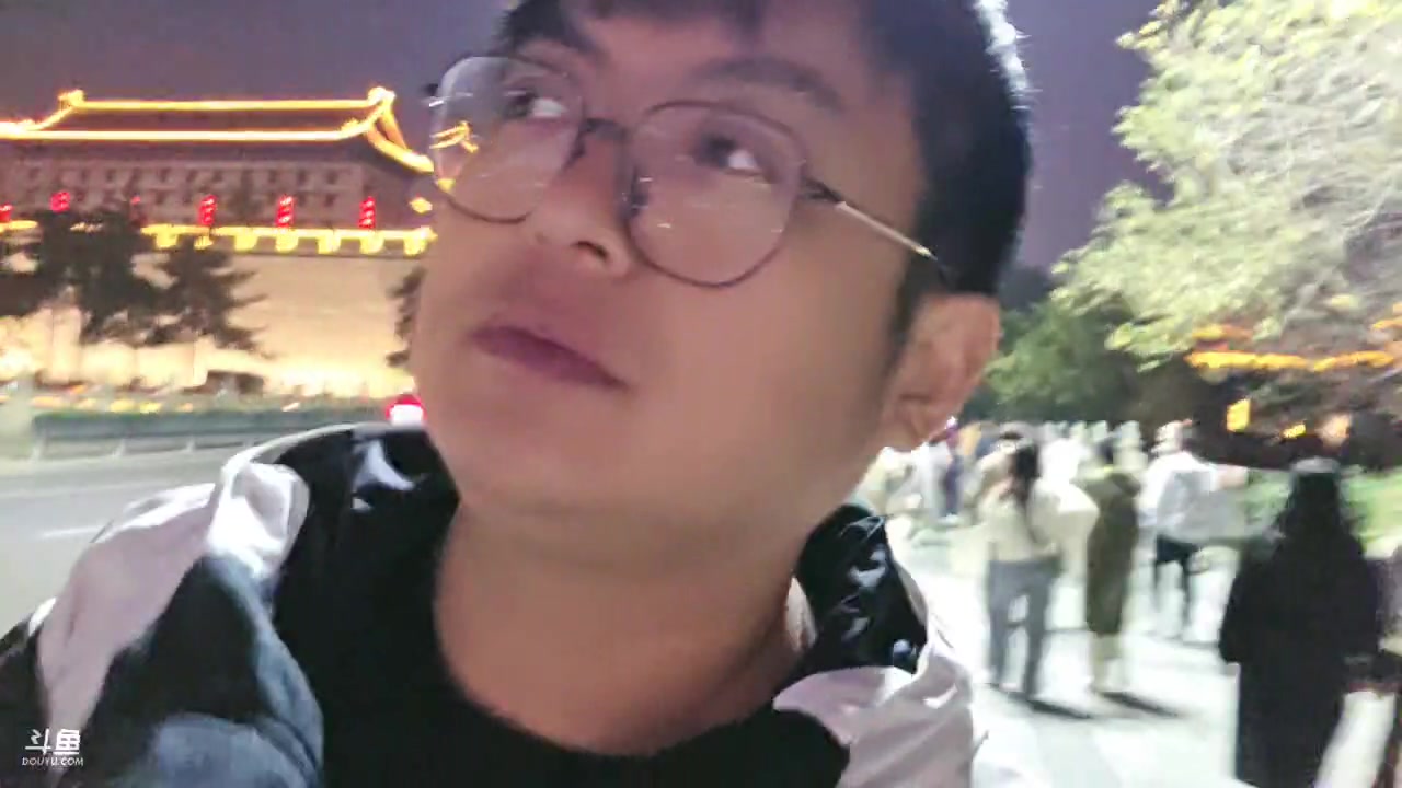 【2025-11-12 19点场】火力堂主：西安到处都是人！