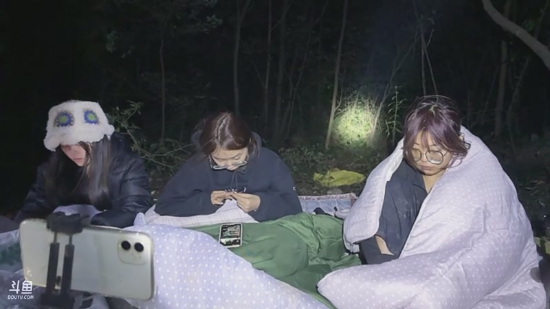 【2025-11-12 23点场】主播阿郎：荒野求生Day9