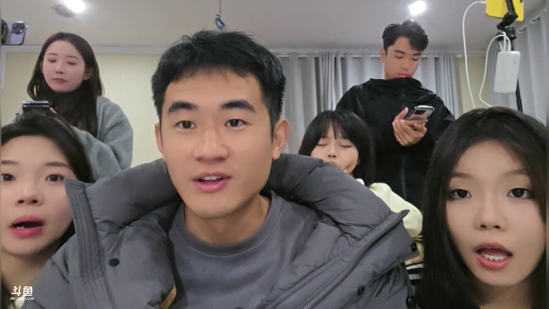 【2025-11-12 23点场】757户外：【非常互娱】757女团S7 娱乐季~