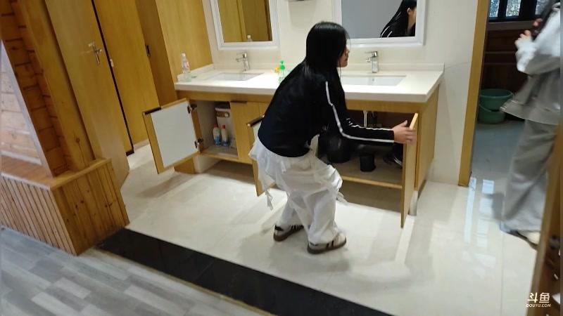 【2025-11-13 15点场】午夜抹抹茶：团播第四天，尝试外出