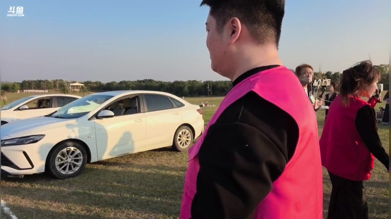 【2025-11-15 16点场】谢彬DD：喂,在吗?进来看Show了.