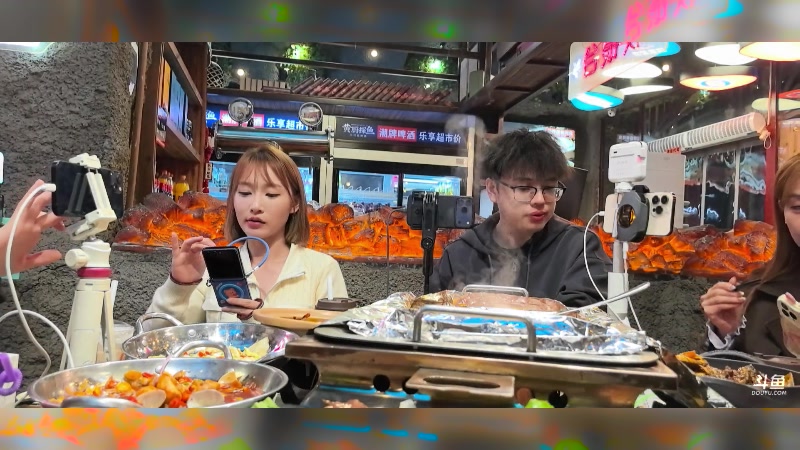 【2025-11-15 00点场】谢彬DD：喂,在吗?进来看Show了.