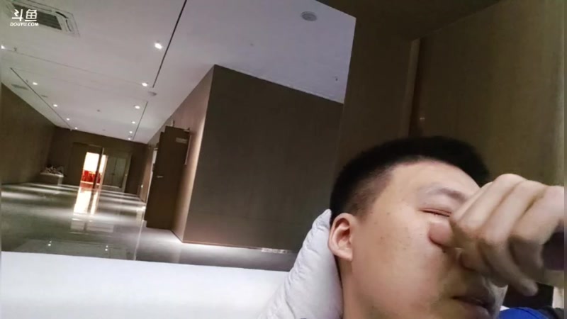 【2025-11-15 17点场】霸气虚幻哥1991：去户外了！73965