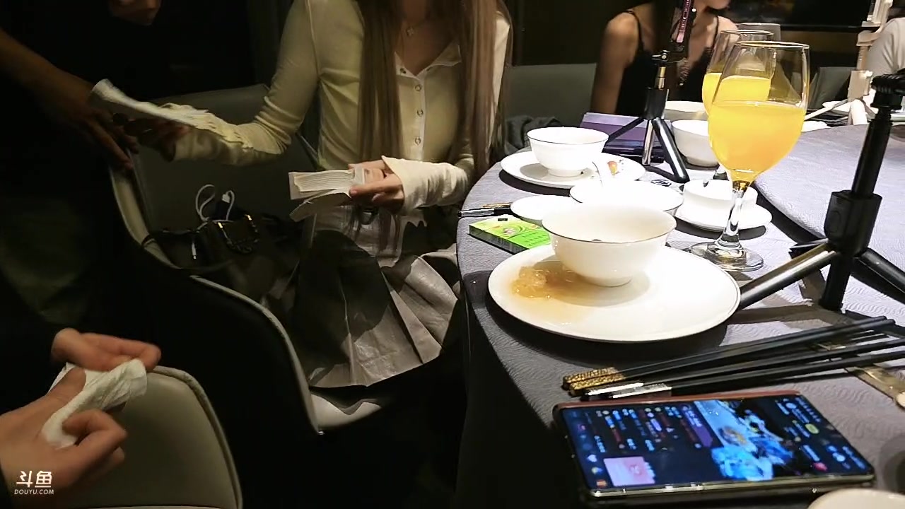 【2025-11-15 19点场】南波儿大魔王丶：南波家族开播啦！