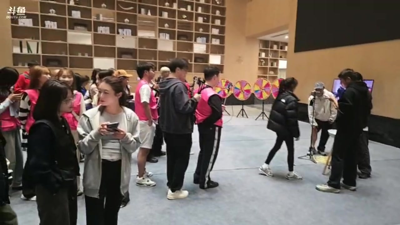 【2025-11-15 23点场】王大谋119：《奶团》见阿飞的第一天