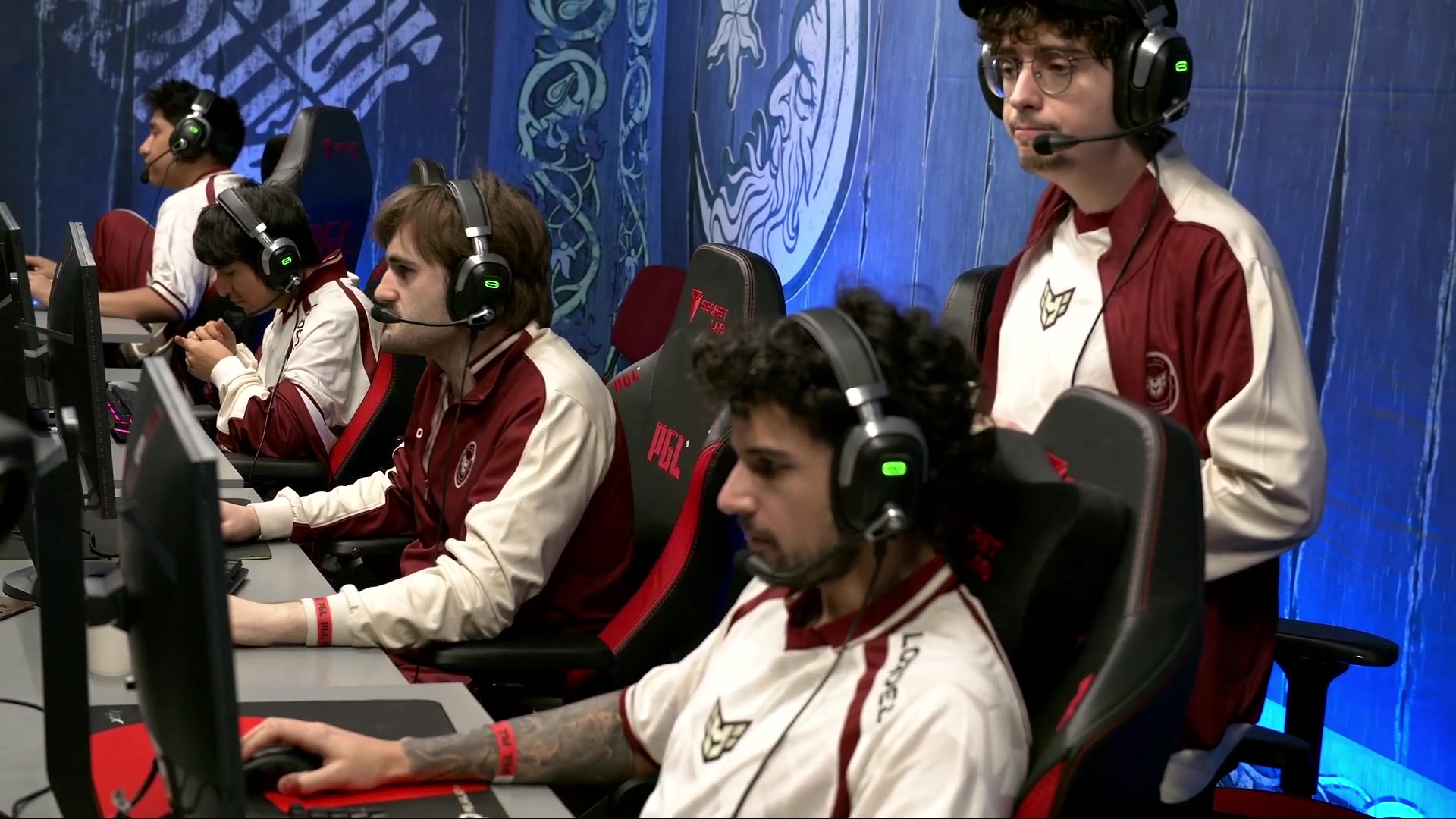 【2025-11-15 22点场】DOTA2赛事直播2：【直播】PGL瓦拉几亚S6 副舞台