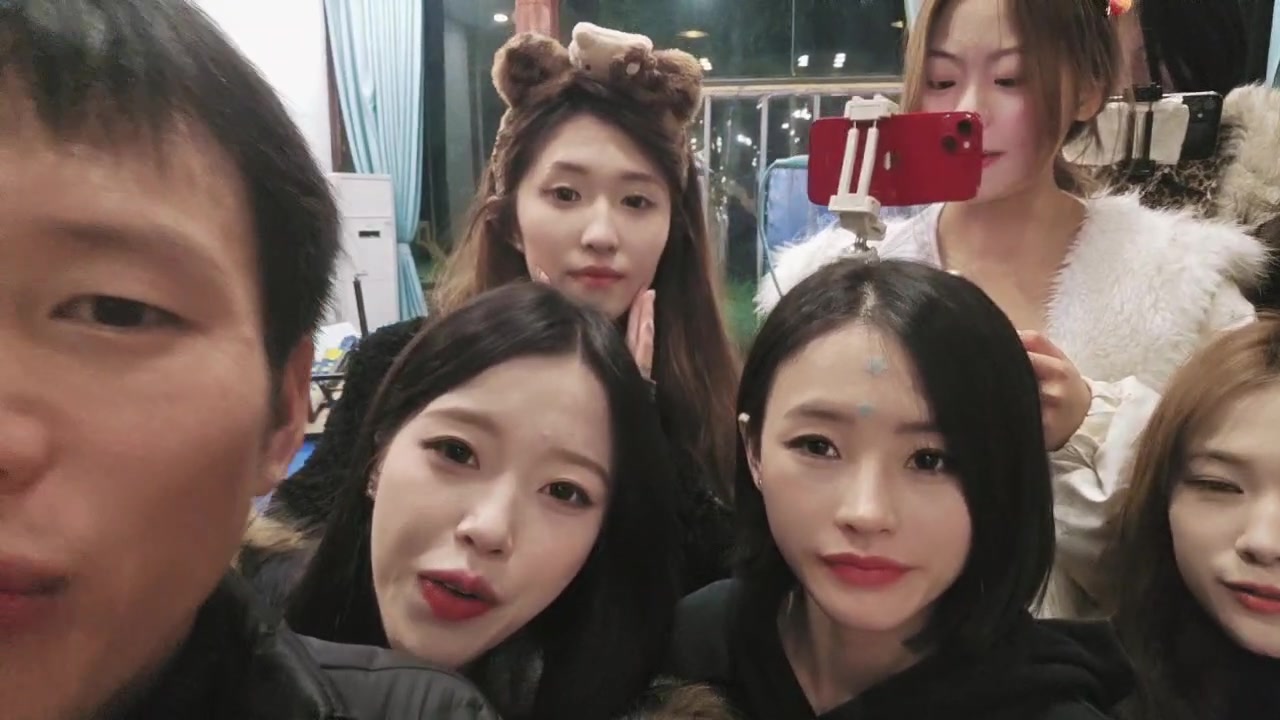 【2025-11-17 23点场】叶子户外：12580团播（成都站）s4