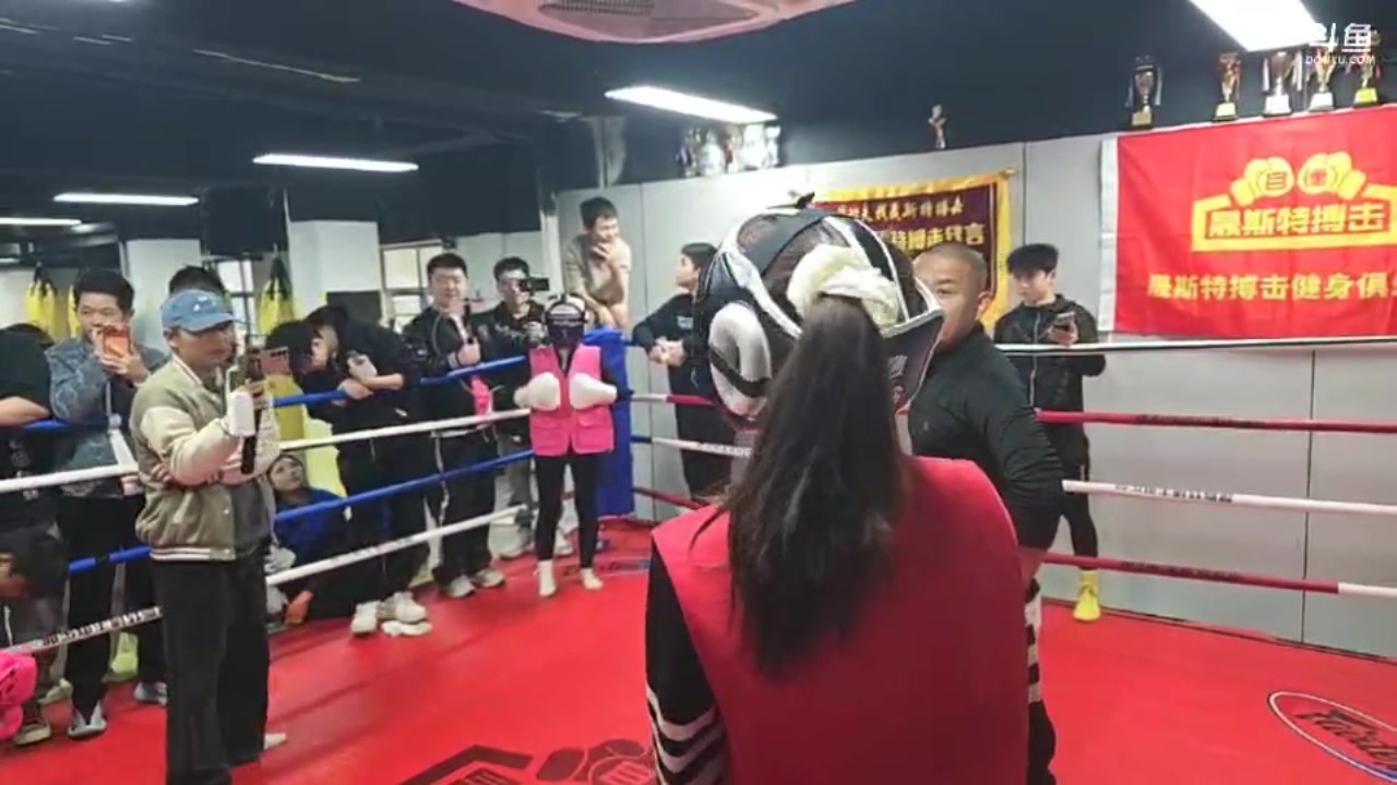 【2025-11-18 15点场】王大谋119：《奶团》和阿飞同居的第一天