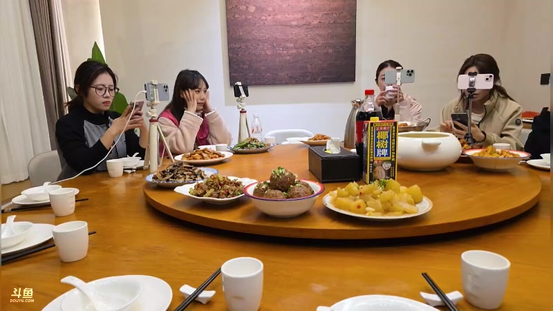 【2025-11-17 18点场】三酒OuO:风吹哪页读哪页 2421040