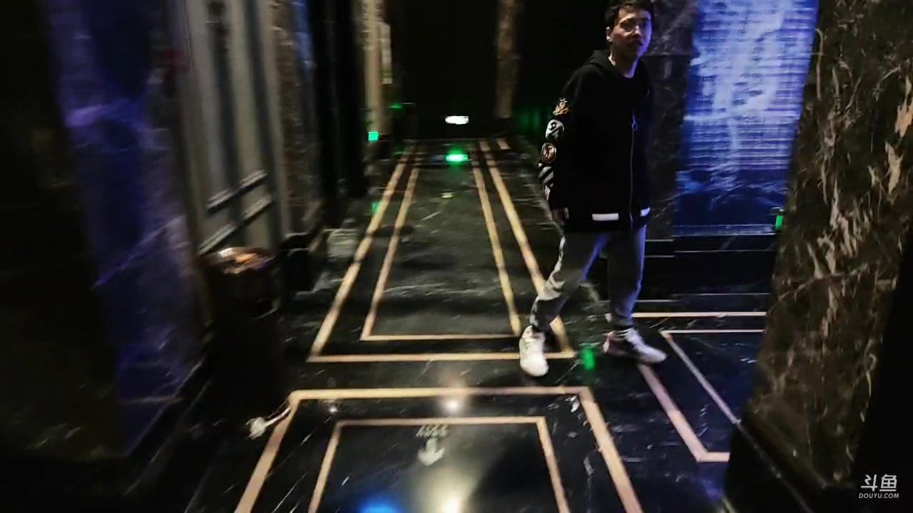 【2025-11-18 21点场】午夜抹抹茶：团播day4,拳击大赛