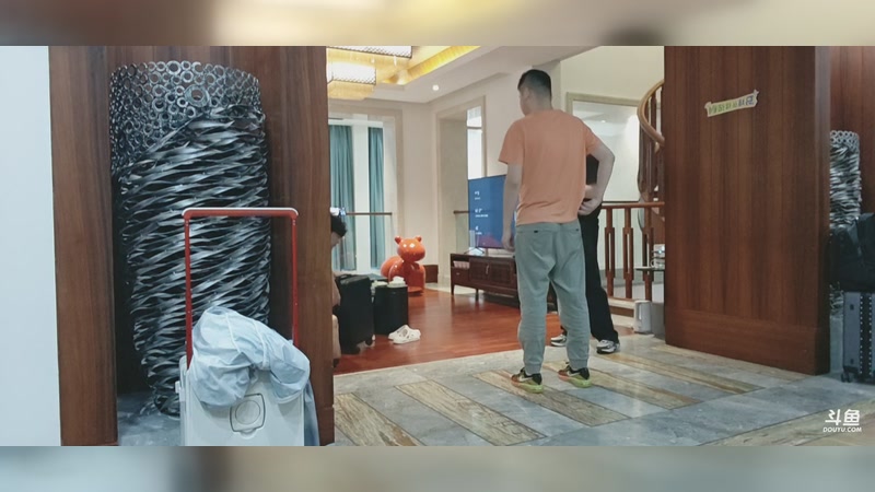 【2025-11-18 完整版】隐者丶丶：【小蜜蜂】马场丛林法则