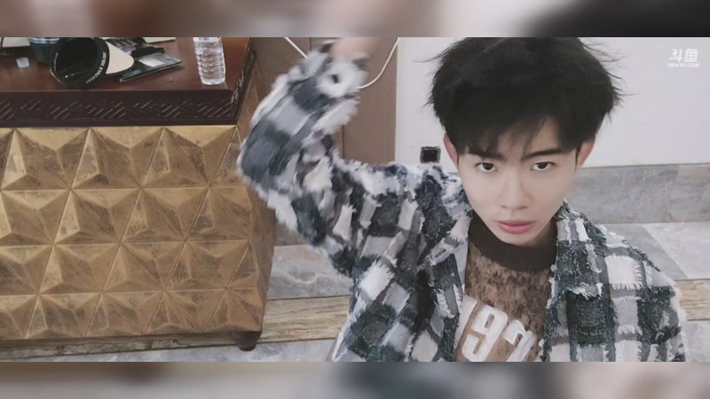 【2025-11-19 16点场】VG丶762：三亚咯！！