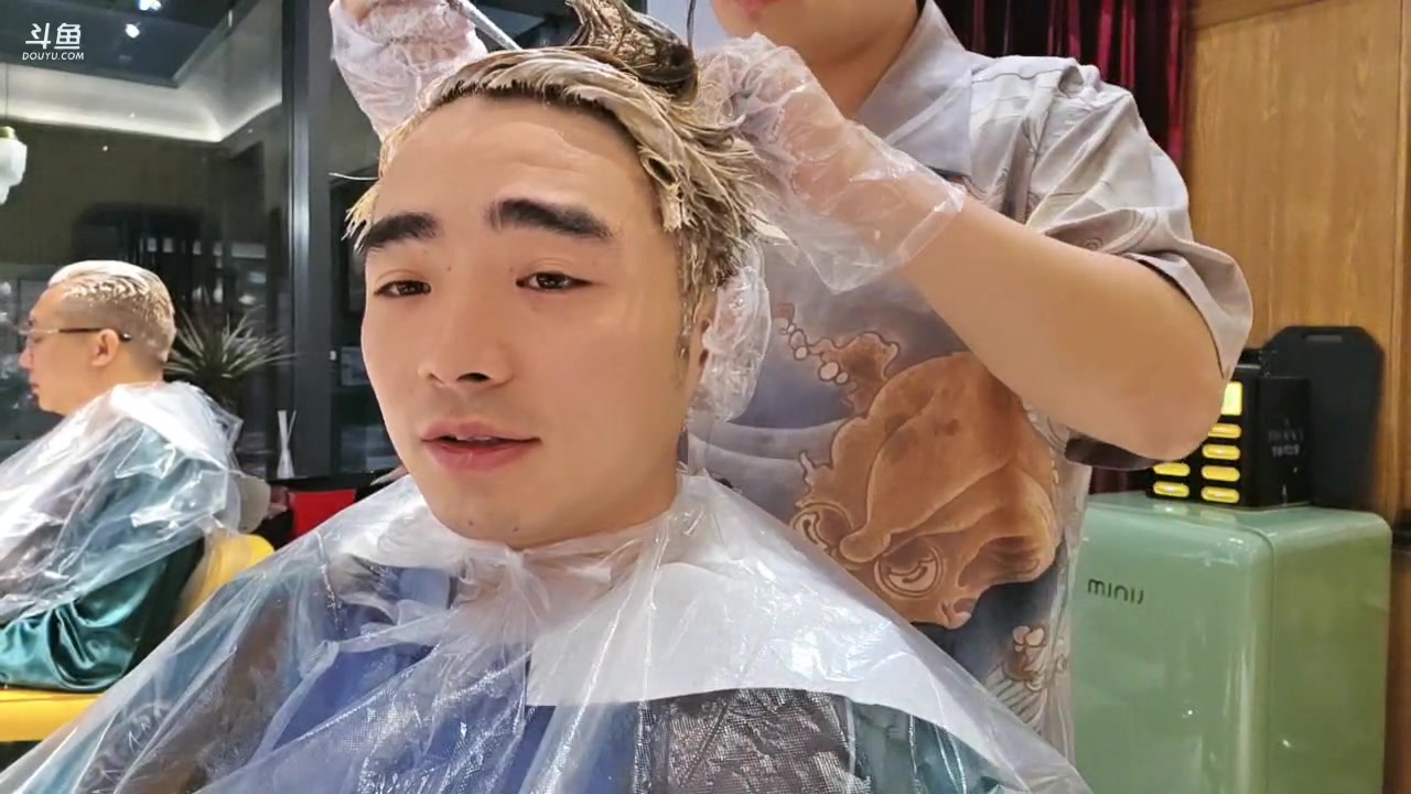 【2025-11-19 17点场】小鱼小鱼吃虾米：好好直播 努力工作