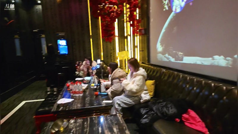 【2025-11-18 23点场】谢彬DD：喂,在吗?进来看Show了.