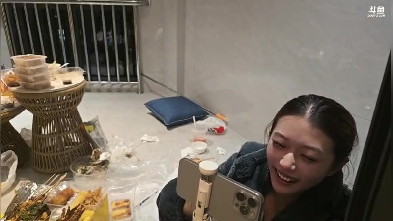 【2025-11-20 03点场】王大谋119：《奶团》和阿飞亲吻的第二天