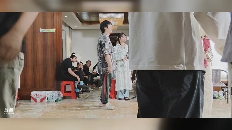 【2025-11-20 21点场】隐者丶丶：【小蜜蜂】马场丛林法则