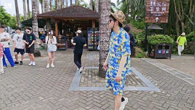 【2025-11-21 14点场】DL丶拖米：男人最加分的项目是身高！！