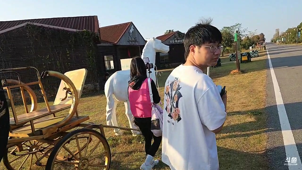 【2025-11-21 15点场】谢彬DD：喂,在吗?进来看Show了.