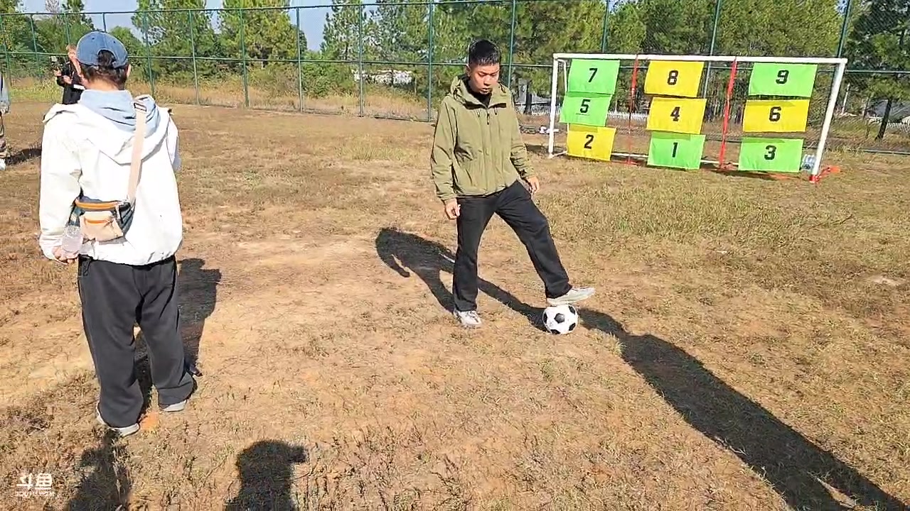 【2025-11-21 13点场】谢彬DD：喂,在吗?进来看Show了.