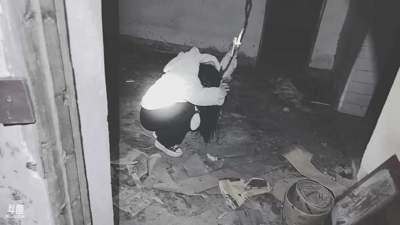 【2025-11-21 00点场】主播阿郎：户外生存第二季Day3