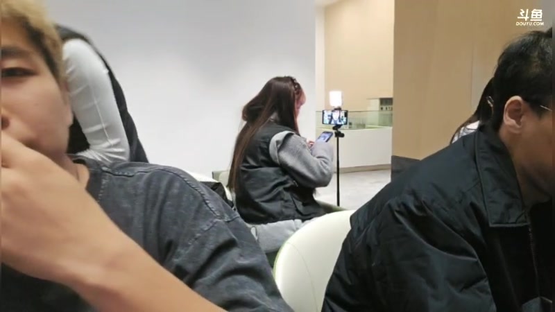 【2025-11-20 23点场】王大谋119：《奶团》和阿飞亲吻的第二天